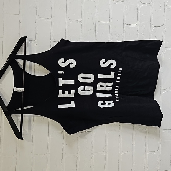 2/$10 Shania Twain tank - Picture 1 of 5